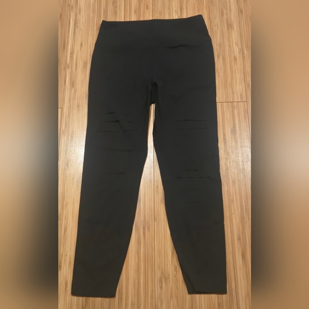 NWOT Zyia Black Cutout Leggings